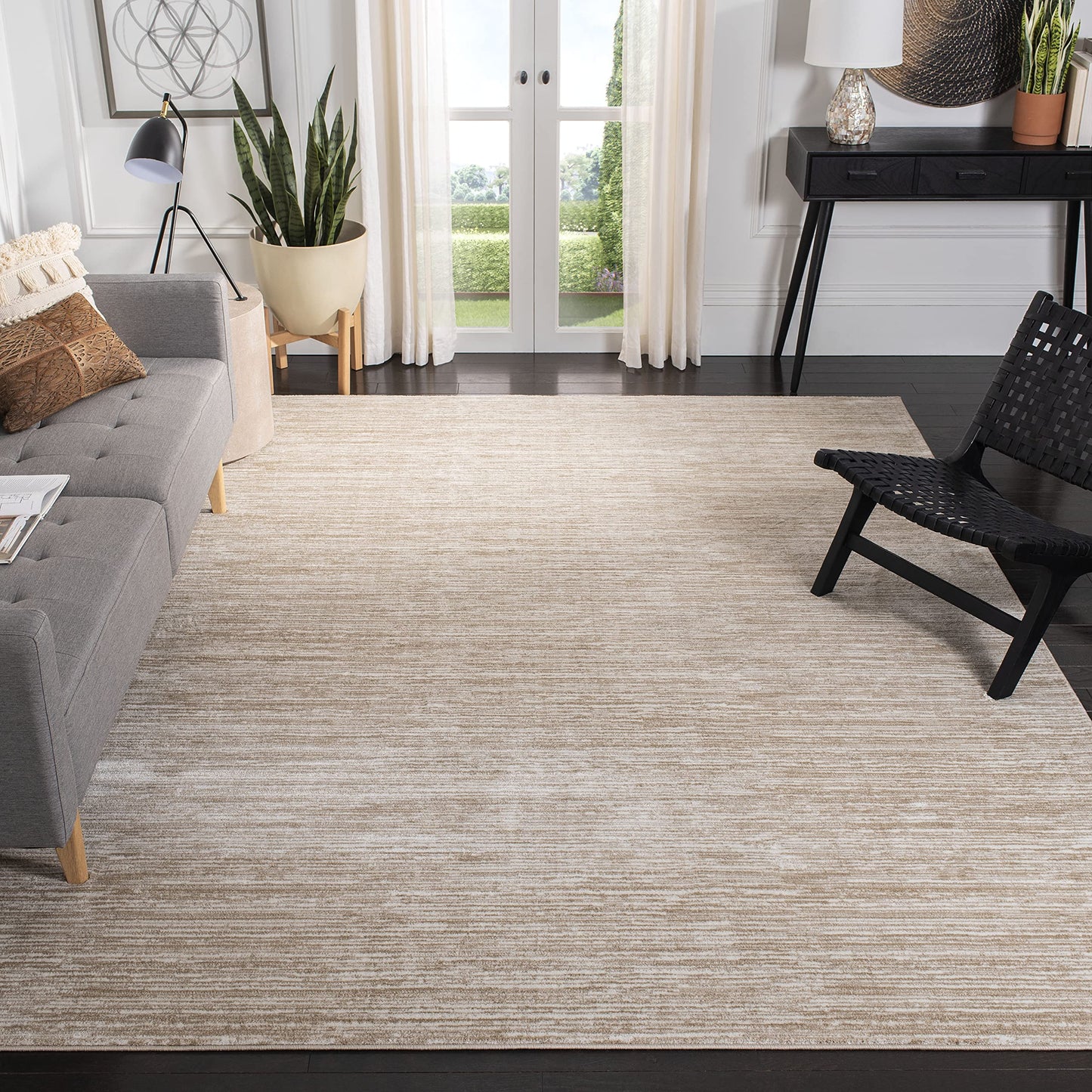 SAFAVIEH Vision Collection Area Rug - 8' Square, Cream, Modern Ombre Design, Non-Shedding & Easy to Clean, Ideal for Living Room, Bedroom, Dining Space (VSN606F)