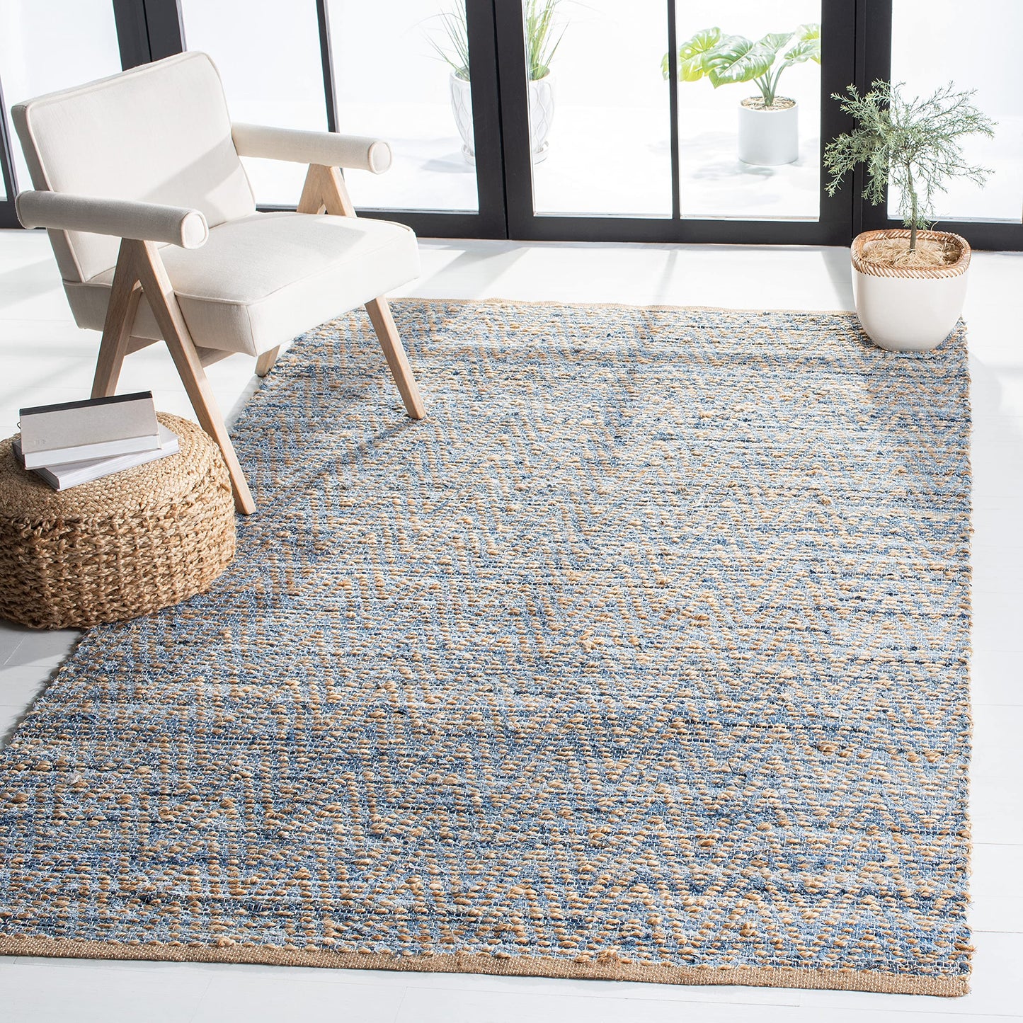 SAFAVIEH Cape Cod Collection Area Rug - 5' x 8', Natural & Blue, Handmade Flat Weave Coastal Braided Jute, Ideal for High Traffic Areas in Living Room, Bedroom (CAP350A)