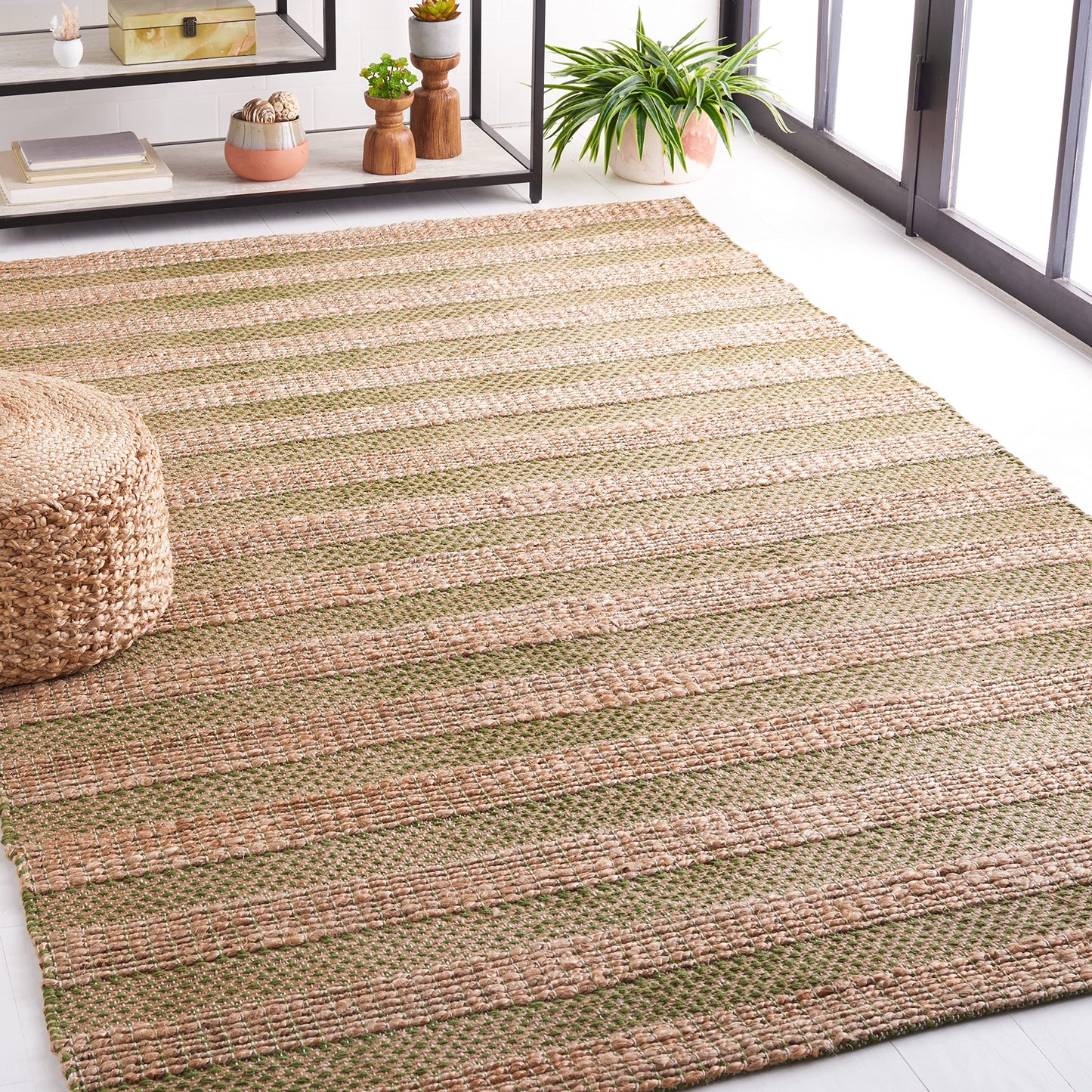 SAFAVIEH Natural Fiber Collection Accent Rug - 4' x 6', Green & Natural, Handmade Boho Farmhouse Rustic Jute & Cotton Jute, Ideal for High Traffic Areas in Entryway, Living Room, Bedroom (NFB654Y)