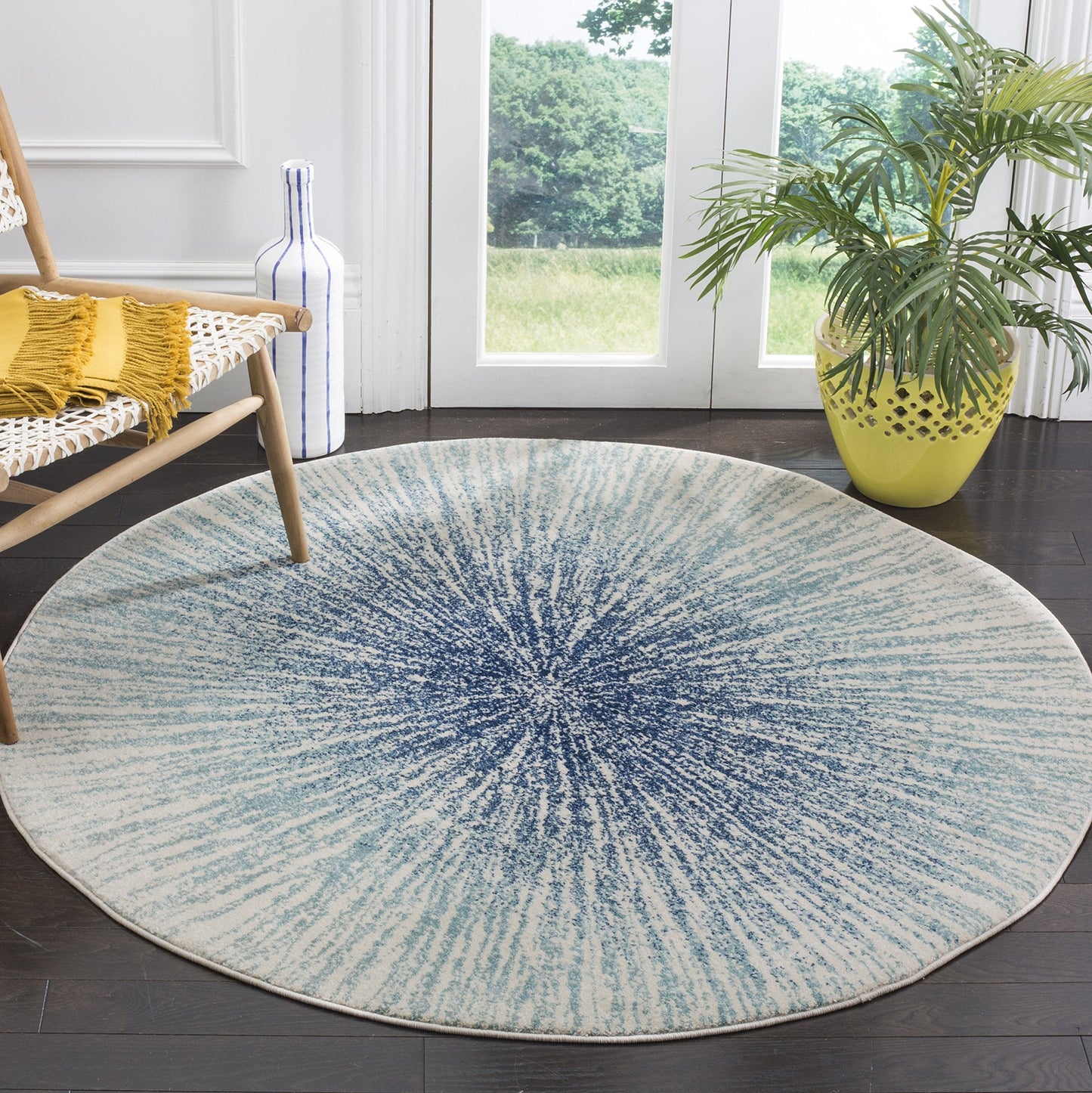 SAFAVIEH Evoke Collection Area Rug - 6'7" Round, Royal & Ivory, Abstract Burst Design, Non-Shedding & Easy Care, Ideal for High Traffic Areas in Living Room, Bedroom (EVK228A)