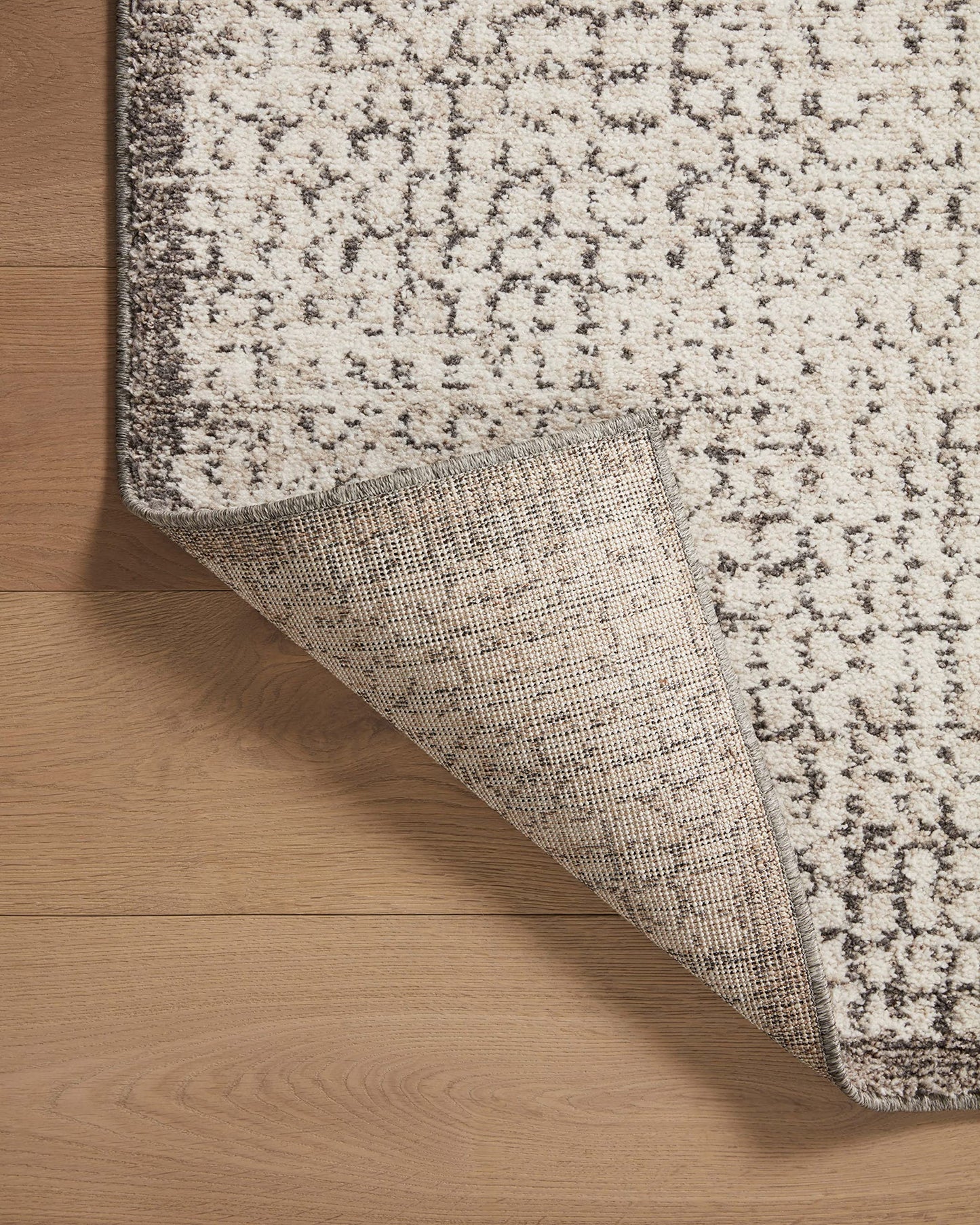 Loloi Darby Collection DAR-04 Ivory/Stone 6'-7" x 9'-3" Area Rug