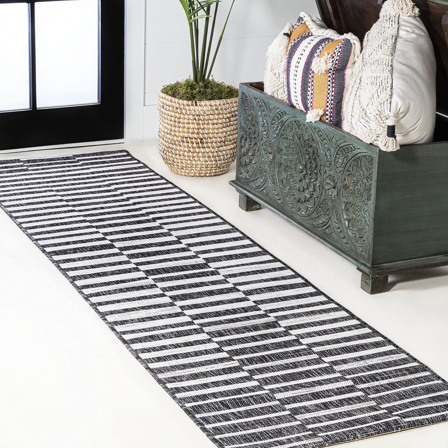 JONATHAN Y Offset Stripe Indoor Outdoor Runner Rug 2X10 Black/Ivory, Sukie Modern for Backyard, Patio, Porch, Easy-Cleaning, High Traffic, Pet-Friendly, Non-Shedding (SMB133F-210)