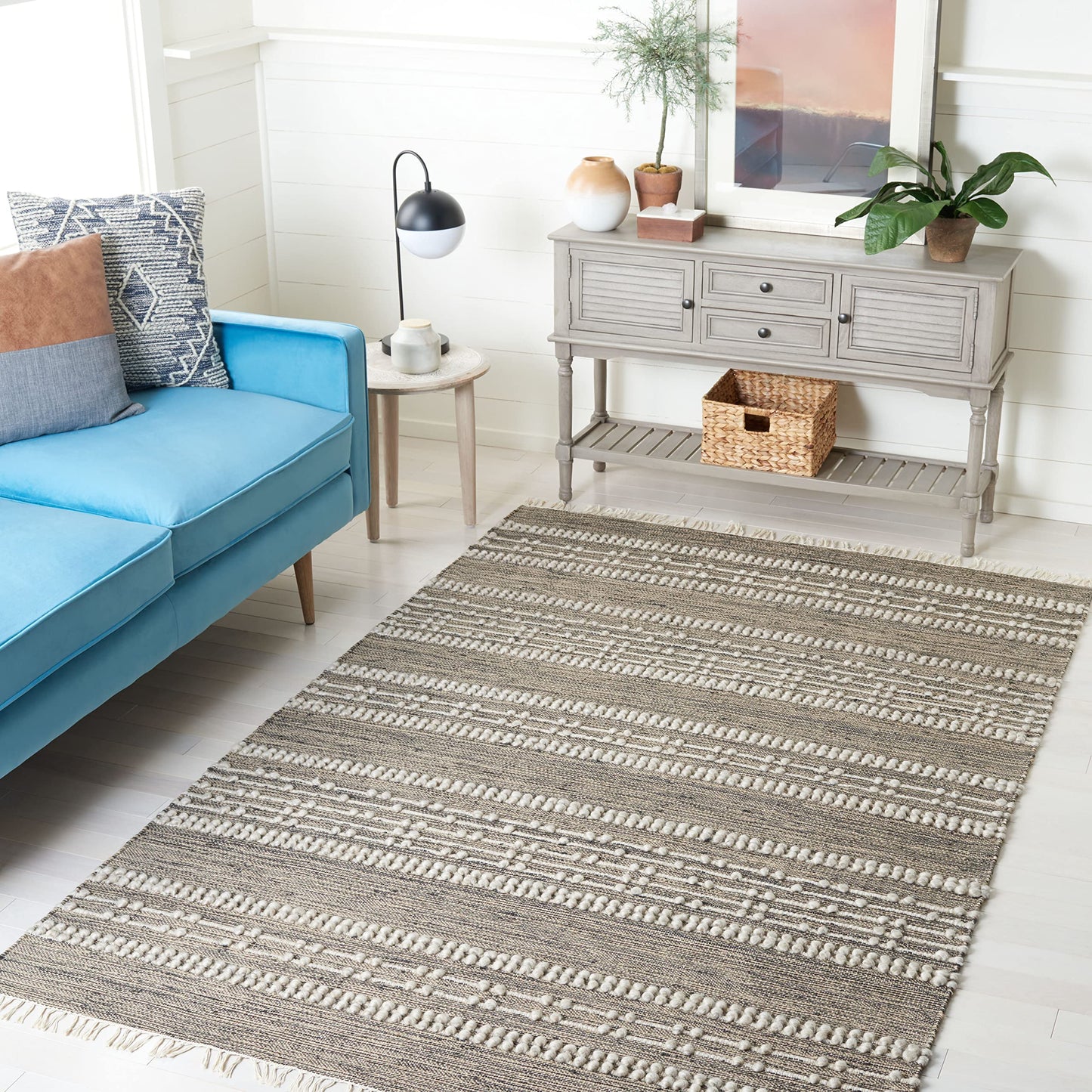 SAFAVIEH Natural Fiber Collection Accent Rug - 4' x 6', Natural & Beige, Handmade Flat Weave Jute, Ideal for High Traffic Areas in Entryway, Living Room, Bedroom (NFB751B)