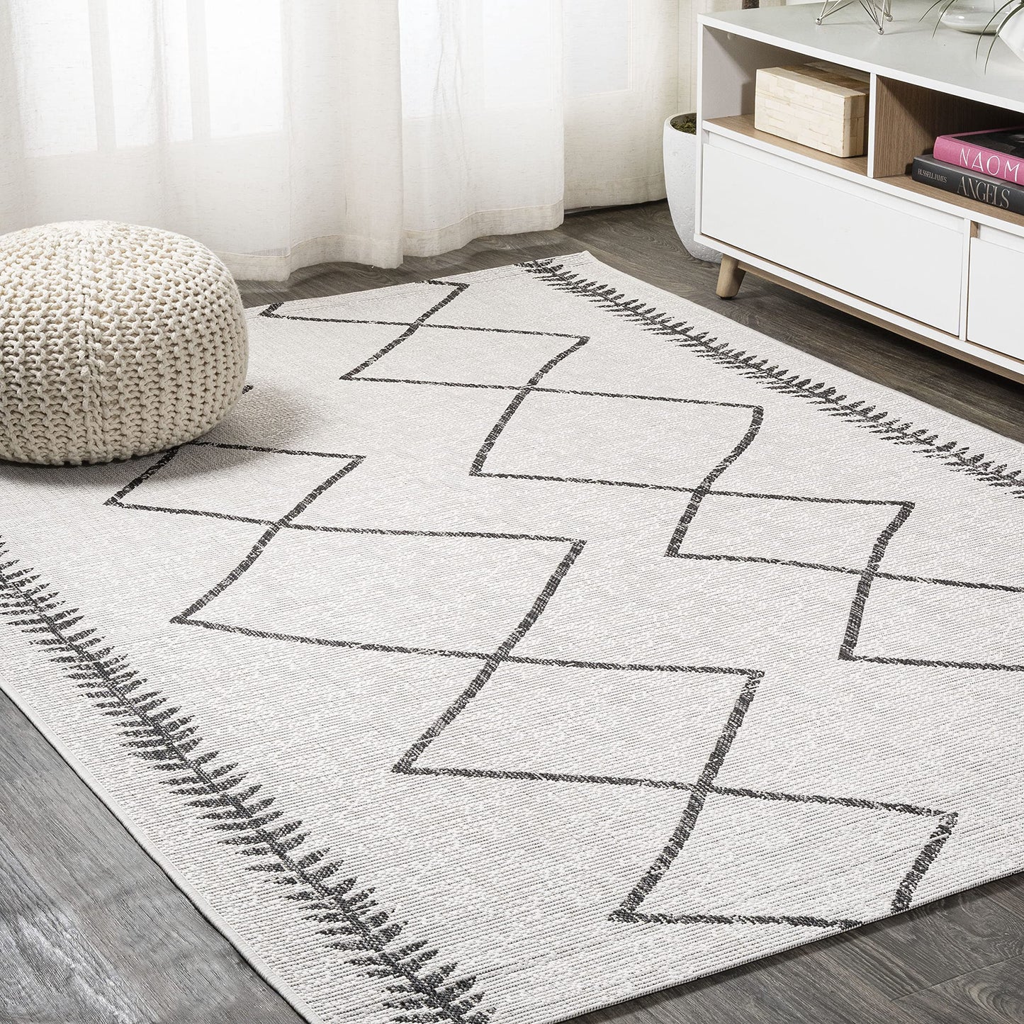JONATHAN Y Tribal Diamond Trellis Indoor Outdoor Area Rug 5X8 Ivory/Black, Derya for Backyard, Patio, Porch, Easy-Cleaning, High Traffic, Pet-Friendly, Non-Shedding (SMB129D-5)