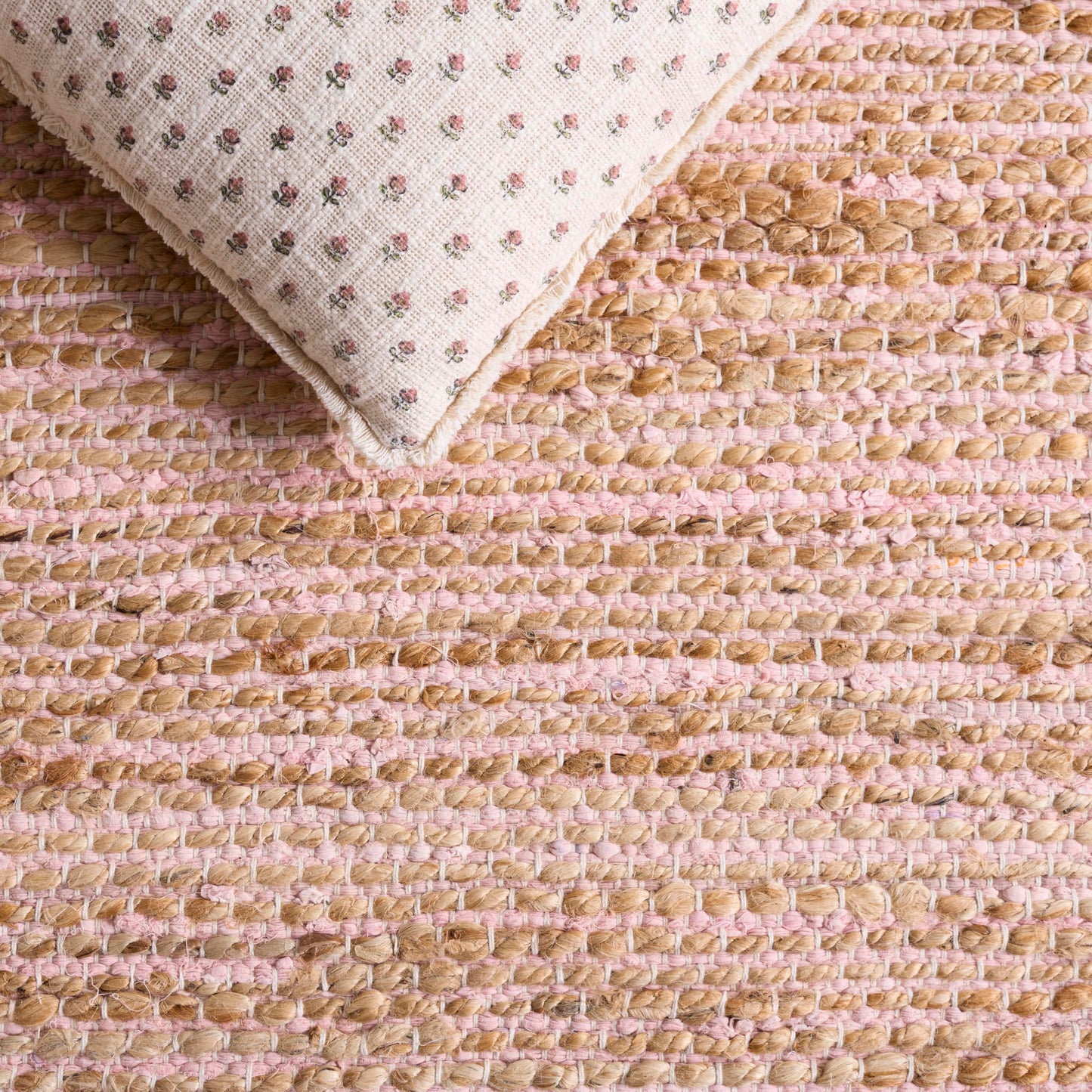 SAFAVIEH Area Rug 4x6 - Cape Cod Collection - Pink & Natural, Handmade Jute & Cotton, Ideal for Living Room, Bedroom, Dining Space (CAP236U)