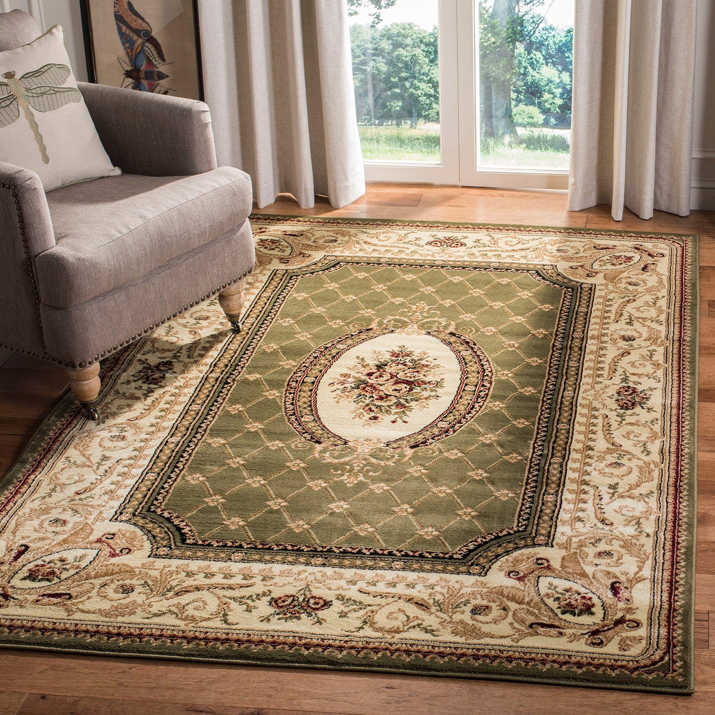 SAFAVIEH Lyndhurst Collection Accent Rug - 3'3" x 5'3", Red & Ivory, Traditional European Design, Non-Shedding & Easy Care, Ideal for High Traffic Areas in Entryway, Living Room, Bedroom (LNH223B)