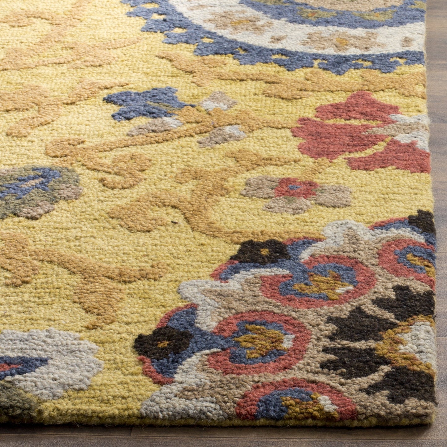 SAFAVIEH Blossom Collection Area Rug - 6' x 9', Gold & Multi, Handmade Wool, Ideal for High Traffic Areas in Living Room, Bedroom (BLM401B)