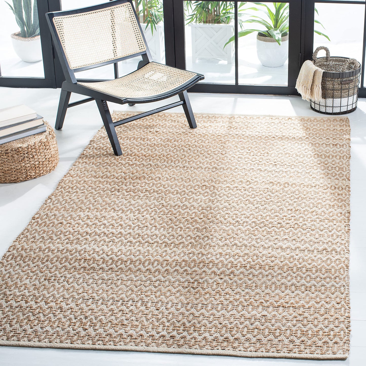SAFAVIEH Natural Fiber Collection Accent Rug - 4' x 6', Natural, Hemp Design, Easy Care, Ideal for High Traffic Areas in Entryway, Living Room, Bedroom (NFB701A)