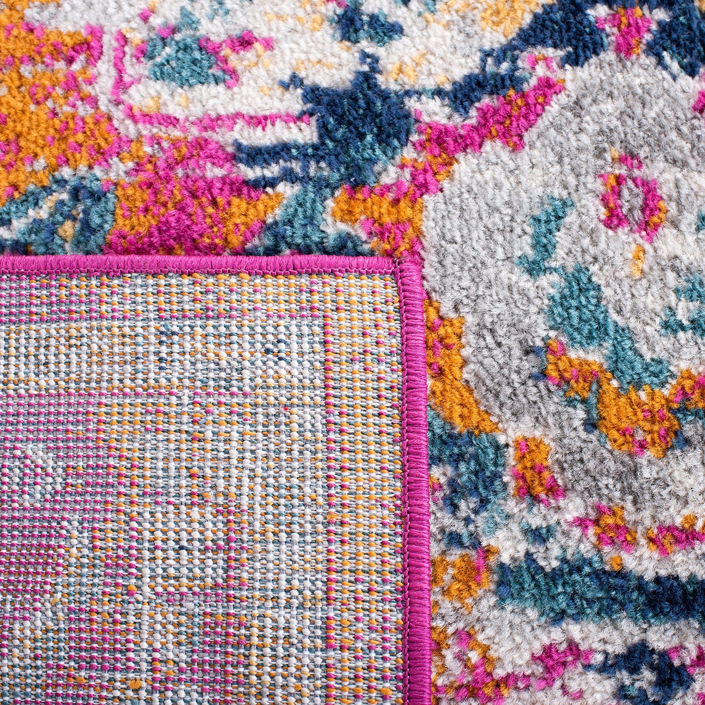 SAFAVIEH Madison Collection Area Rug - 6' x 9', Fuchsia & Gold, Boho Chic Medallion Design, Non-Shedding & Easy Care, Ideal for High Traffic Areas in Living Room, Bedroom (MAD154R)