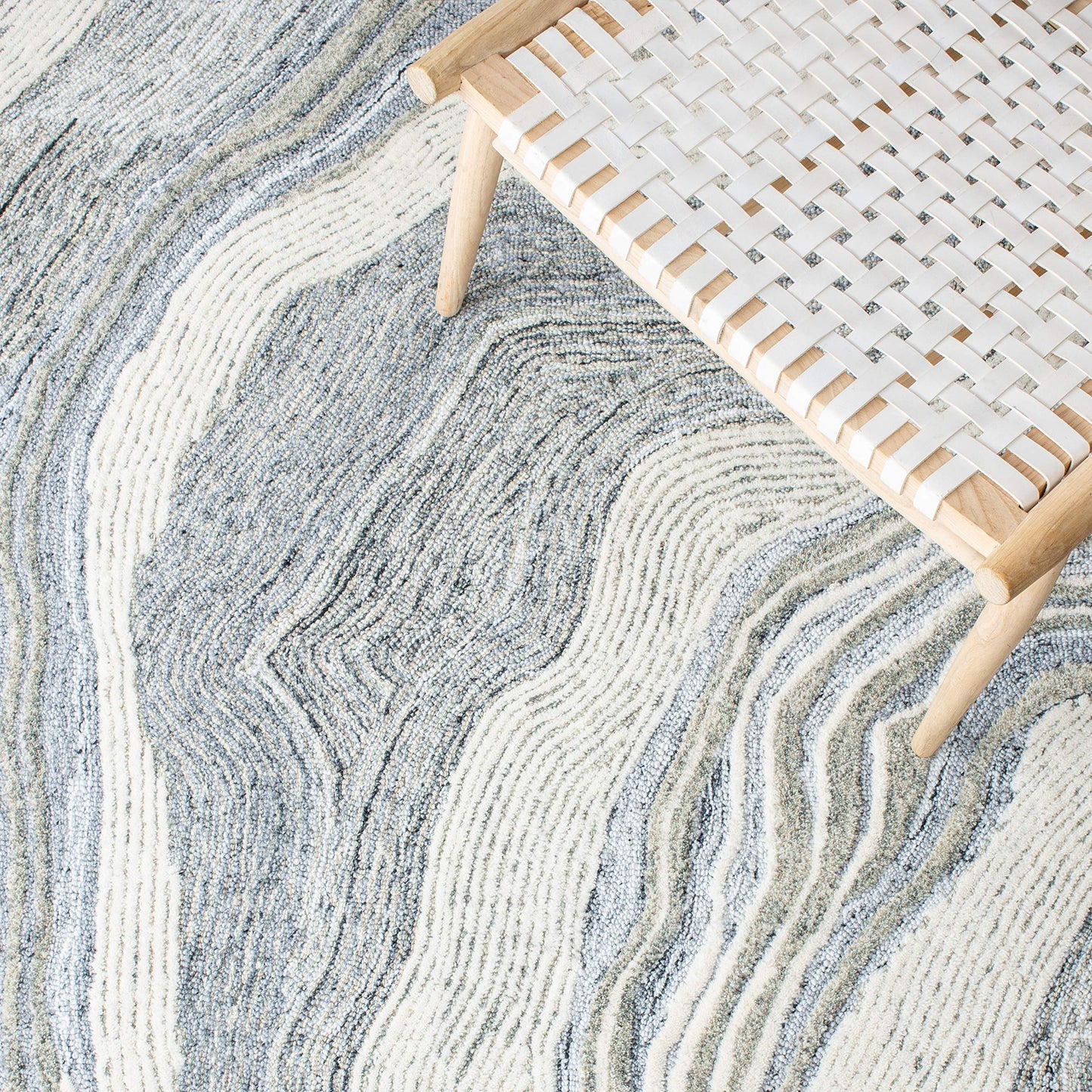 SAFAVIEH Area Rug 8x10 - Fifth Avenue Collection - Large - Grey & Ivory, Handmade Wool, Mid-Century Modern Design, Ideal for Living Room, Bedroom, Office, Dining Space (FTV121F)