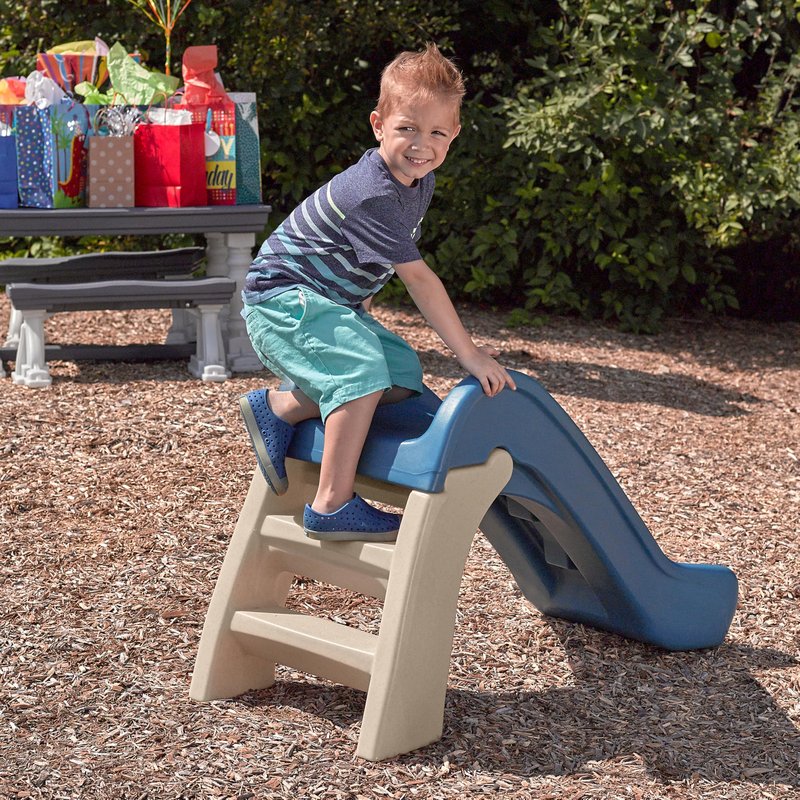 Step2 Play & Fold Junior Slide, Kids Indoor/Outdoor Play Slide, Backyard Playground Set, Easy Grip, Wide Ladder, Outside Jungle Gym, For Toddlers 1.5-4 Years Old